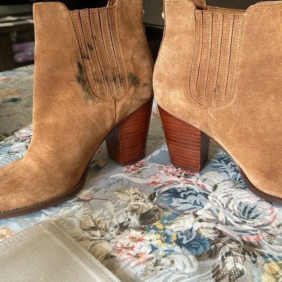 Heeled boots - Picture 2 of 8